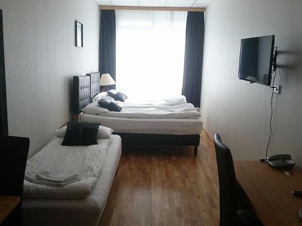 101 Guesthouse Hotel : photo 6 de la chambre chambre triple avec balcon