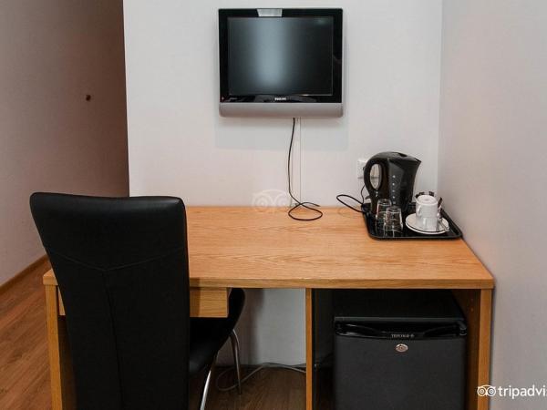 101 Guesthouse Hotel : photo 5 de la chambre chambre double avec salle de bains privative