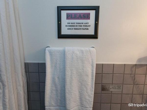 101 Guesthouse Hotel : photo 8 de la chambre chambre double avec salle de bains privative