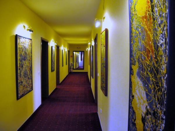 Hotel Galerija : photo 9 de la chambre suite