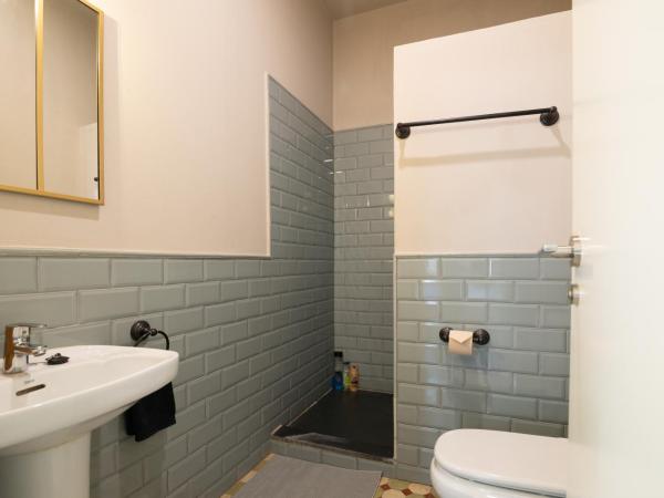 Bird House : photo 8 de la chambre chambre double avec salle de bains privative