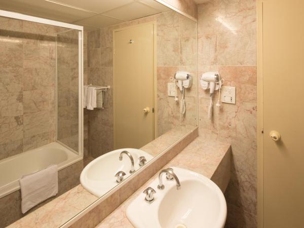 ibis Styles Canberra : photo 5 de la chambre chambre supérieure lit queen-size