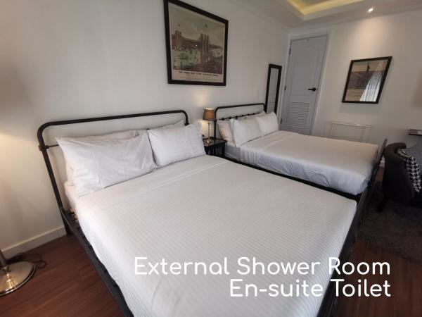 Double Bed Hotel : photo 5 de la chambre chambre lits jumeaux avec salle de bains privative séparée