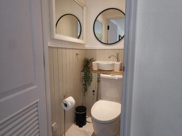 Double Bed Hotel : photo 6 de la chambre chambre lits jumeaux avec salle de bains privative séparée