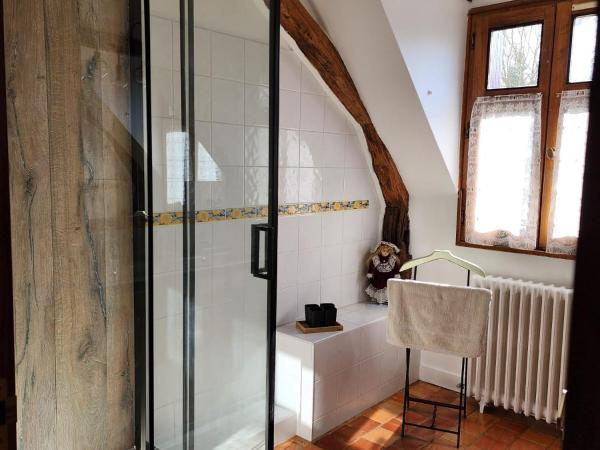 Manoir de la Maison Blanche : photo 3 de la chambre chambre quadruple confort