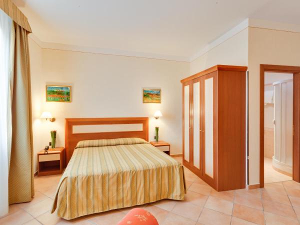 Hotel Mia Cara & Spa : photo 3 de la chambre chambre familiale avec salle de bains privative