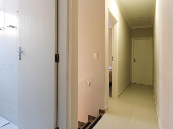 Hostel B2B SP : photo 4 de la chambre chambre double avec salle de bains privative extérieure