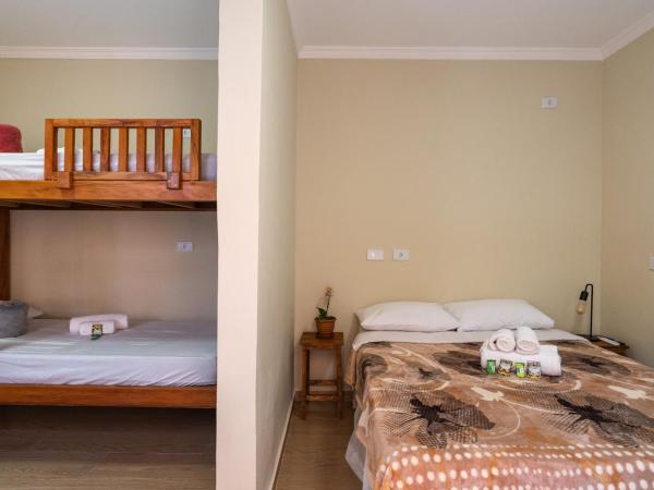 Hostel B2B SP : photo 4 de la chambre chambre quadruple avec salle de bains privative