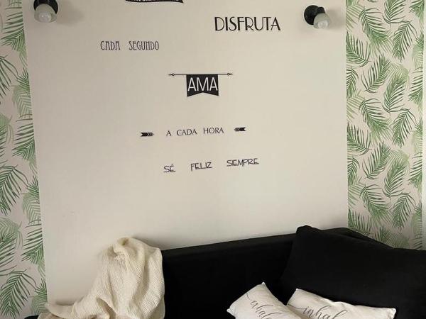 Departamento zona residencial CON PILETA : photo 1 de la chambre appartement avec vue sur la montagne