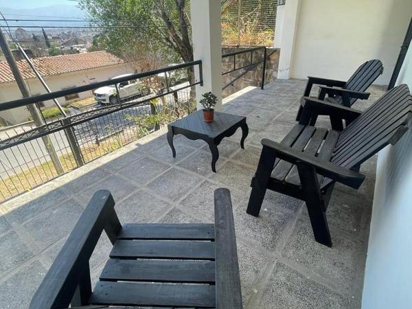 Departamento zona residencial CON PILETA : photo 5 de la chambre appartement avec vue sur la montagne