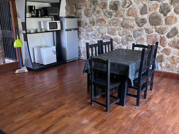 Departamento zona residencial CON PILETA : photo 7 de la chambre appartement avec vue sur la montagne