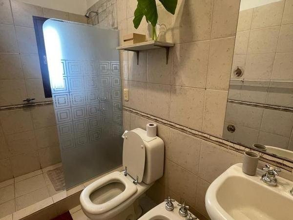 Departamento zona residencial CON PILETA : photo 9 de la chambre appartement avec vue sur la montagne