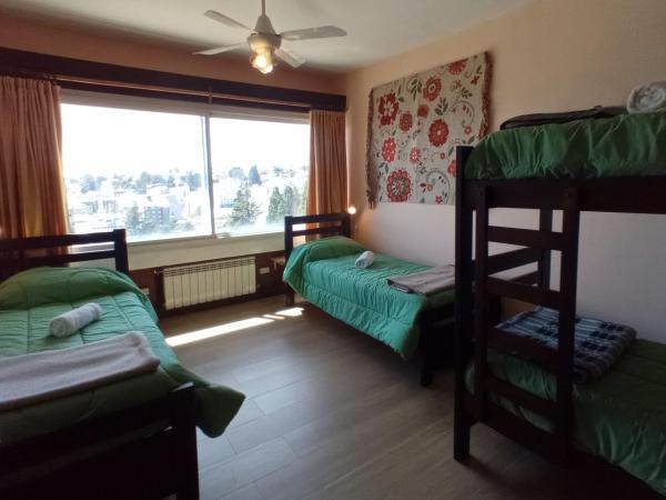 Hospedaje Penthouse 1004 : photo 1 de la chambre lit dans dortoir mixte de 4 lits