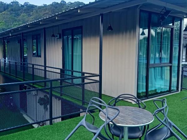 Tc theme park Guest house : photo 7 de la chambre chambre lit king-size - vue sur montagne