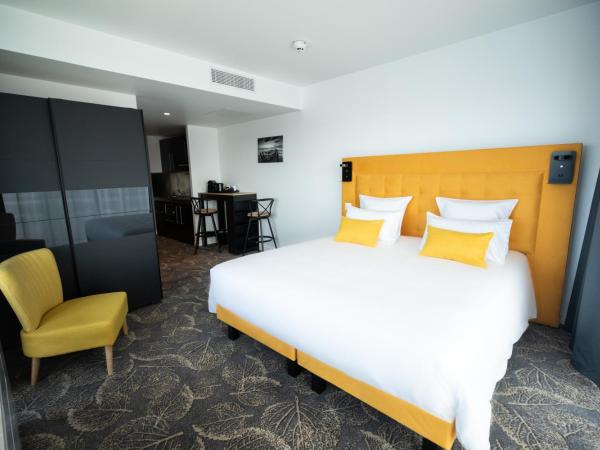 Le Barracuda & Spa, Centre Port, pieds dans l'eau, vue mer : photo 4 de la chambre chambre premium avec balcon et accès au spa - vue panoramique