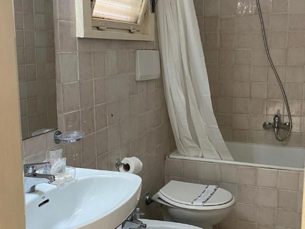 Hotel Fiorentina : photo 3 de la chambre chambre familiale