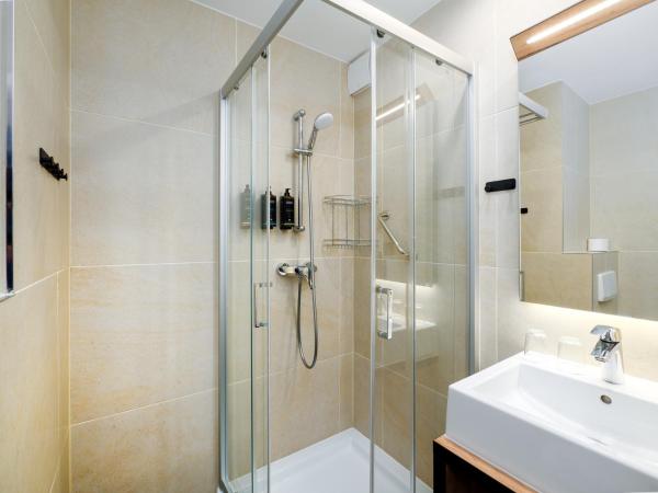 Mercure Czestochowa Centrum : photo 7 de la chambre deluxe apartment with double and sofa bed