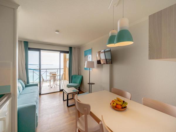 Résidence Pierre & Vacances Cannes Verrerie : photo 4 de la chambre appartement 1 chambre avec climatisation et terrasse ou balcon (4 personnes) - vue sur mer 