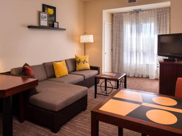 Residence Inn by Marriott Albuquerque Airport : photo 3 de la chambre suite 1 chambre lit king-size avec canapé-lit