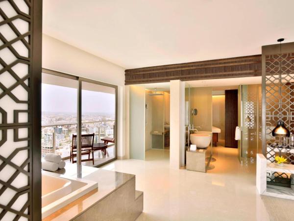 The Westin Hyderabad Mindspace : photo 4 de la chambre presidential suite, 2 bedrooms, lounge access, two way airport transfer