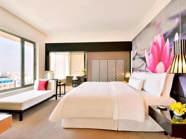 The Westin Hyderabad Mindspace : photo 5 de la chambre luxury suite, lounge access, two way airport transfer, 1 king bed