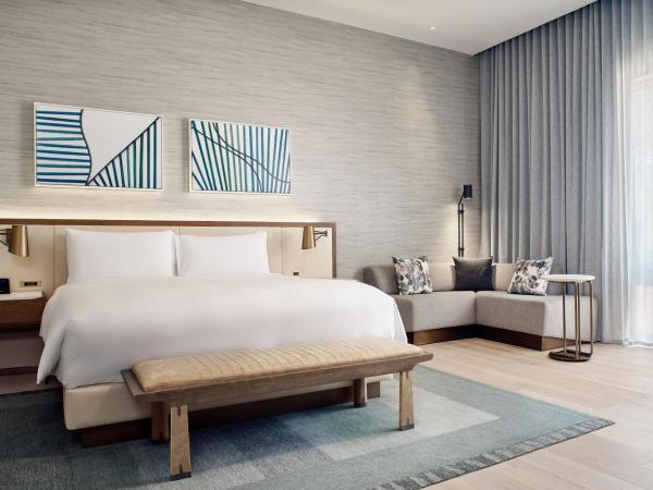 JW Marriott Hotel Mexico City Polanco : photo 2 de la chambre suite junior avec 1 lit king-size, canapé-lit et accès au salon exécutif 