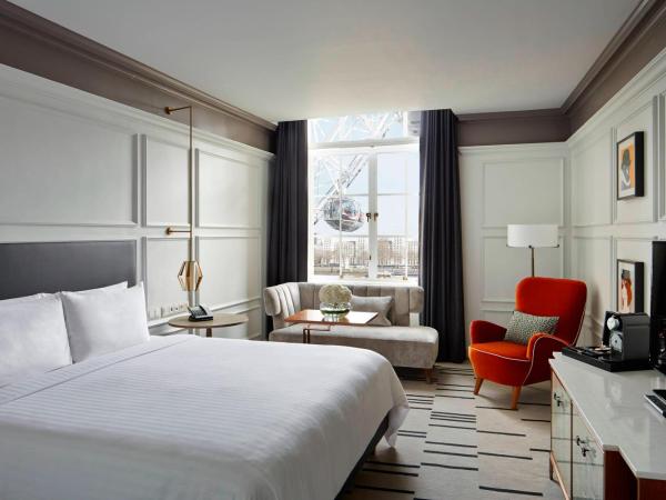 London Marriott Hotel County Hall : photo 1 de la chambre chambre lit king-size - vue sur rivière