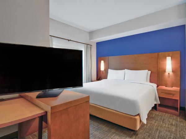 Residence Inn by Marriott Orlando at FLAMINGO CROSSINGS Town Center : photo 7 de la chambre studio lit king-size