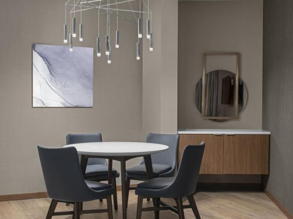 AC Hotel by Marriott Charlotte Ballantyne : photo 6 de la chambre suite 1 chambre lit king-size