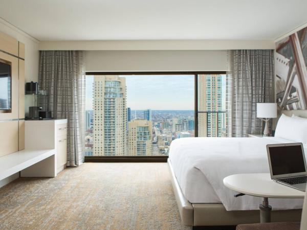 Chicago Marriott Downtown Magnificent Mile : photo 1 de la chambre  chambre lit king-size