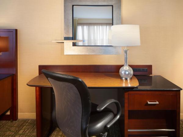 Marriott Memphis East : photo 2 de la chambre larger guestroom, 1 king corner room