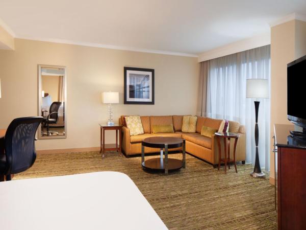 Marriott Memphis East : photo 3 de la chambre larger guestroom, 1 king corner room