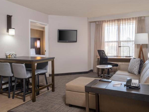 Residence Inn Salt Lake City Airport : photo 2 de la chambre suite lit queen-size 1 chambre