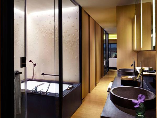 The Ritz-Carlton Kyoto : photo 5 de la chambre grande chambre lits jumeaux deluxe - vue sur rivière kamogawa