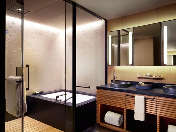 The Ritz-Carlton Kyoto : photo 4 de la chambre suite kamogawa