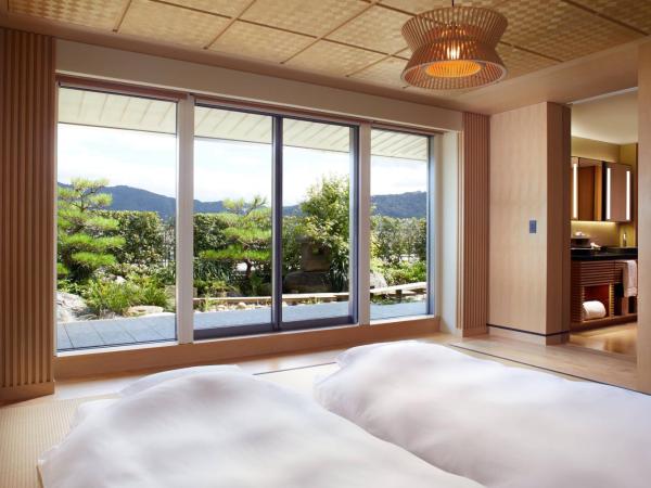 The Ritz-Carlton Kyoto : photo 2 de la chambre suite tatami avec terrasse de jardin