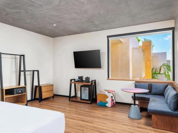 Aloft Tulum : photo 3 de la chambre suite 1 chambre lit king-size avec balcon - vue sur jungle