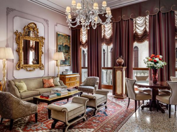 The Gritti Palace, a Luxury Collection Hotel, Venice : photo 4 de la chambre suite heritage 1 chambre lit king-size - vue sur santa maria del giglio