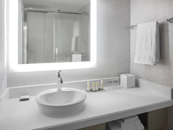 Montreal Marriott Chateau Champlain : photo 7 de la chambre chambre lit king-size - concierge