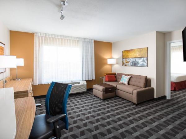 TownePlace Suites By Marriott Las Vegas Stadium District : photo 4 de la chambre studio avec lit king-size et canapé-lit