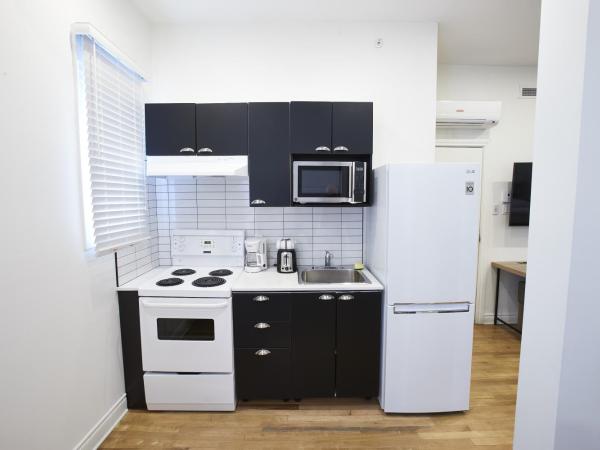 hotel & spa Carré Saint-Louis : photo 5 de la chambre loft familial avec 2 lits queen-size et canapé-lit