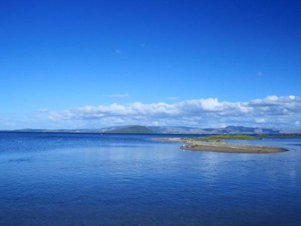 Lakeview Small Studio : photo 9 de la chambre grande villa