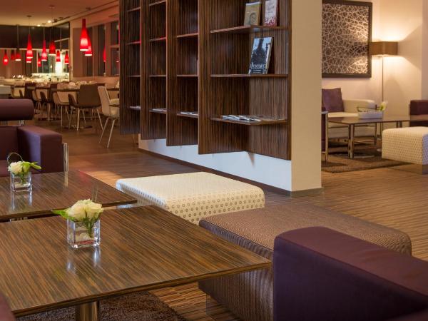 Pullman Dubai Jumeirah Lakes Towers : photo 8 de la chambre chambre lit king-size exécutive