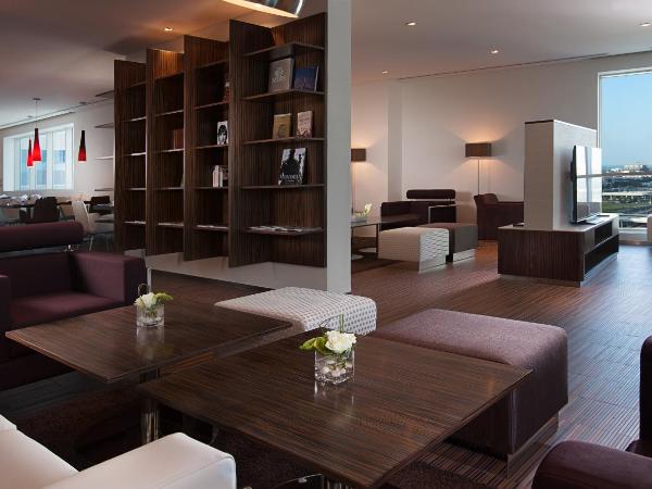 Pullman Dubai Jumeirah Lakes Towers : photo 7 de la chambre chambre lit king-size exécutive