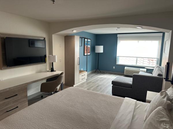La Quinta by Wyndham Albuquerque Midtown NEWLY RENOVATED : photo 5 de la chambre suite 1 chambre lit king-size - non-fumeurs