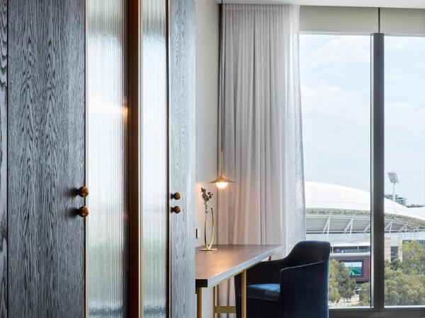 Eos by SkyCity : photo 1 de la chambre chambre lit king-size - vue sur rivière - allure