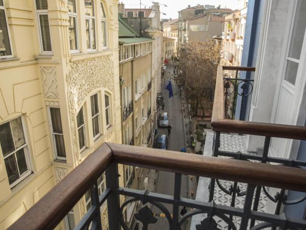 Corinne Art & Boutique Hotel : photo 2 de la chambre suite corinne