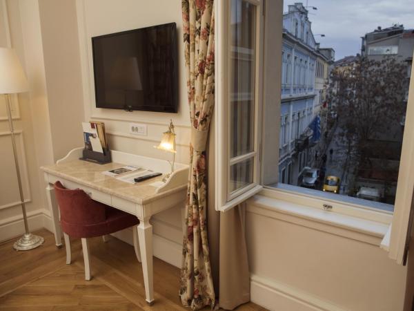 Corinne Art & Boutique Hotel : photo 3 de la chambre chambre d'angle