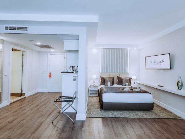 New Park Hotel : photo 2 de la chambre suite avec accès gratuit au salon exécutif