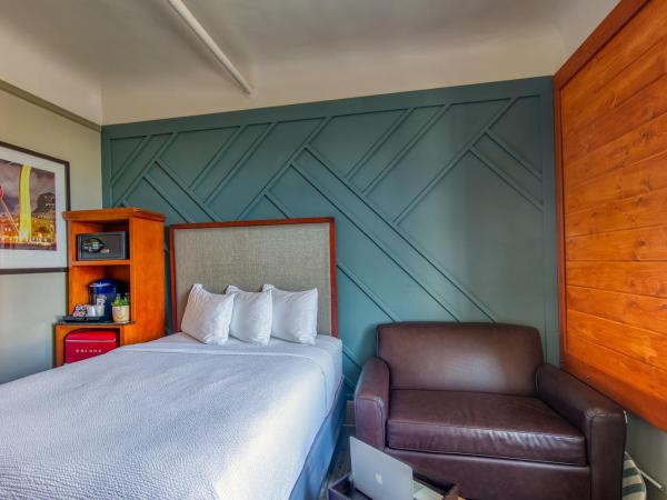 Ram's Hotel : photo 2 de la chambre chambre lit queen-size deluxe - vue sur ville